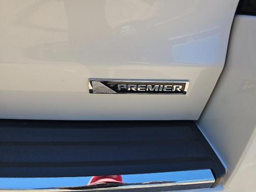Iridescent Pearl Tricoat 2018 Chevrolet Tahoe Premier