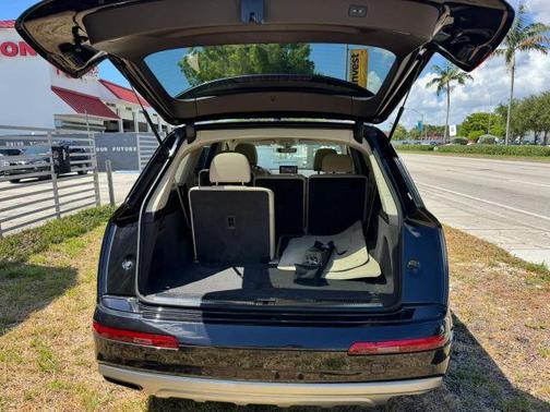 Orca Black Metallic 2019 Audi Q7 55 Prestige