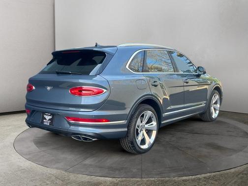 2025 Bentley Bentayga V8