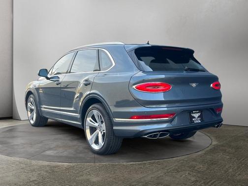 2025 Bentley Bentayga V8