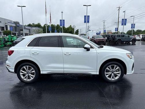 Glacier White Metallic 2025 Audi Q3 45 S line Premium