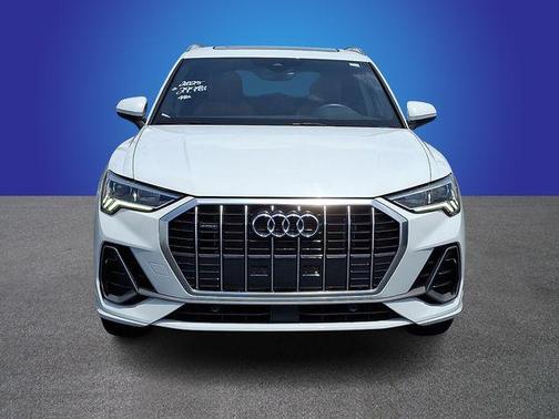 Glacier White Metallic 2025 Audi Q3 45 S line Premium