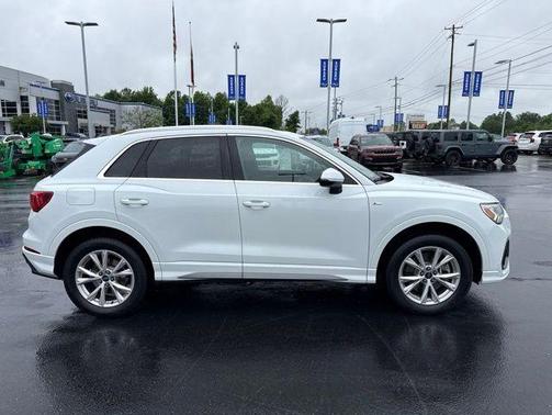 Glacier White Metallic 2025 Audi Q3 45 S line Premium