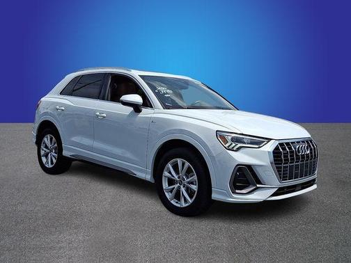 Glacier White Metallic 2025 Audi Q3 45 S line Premium