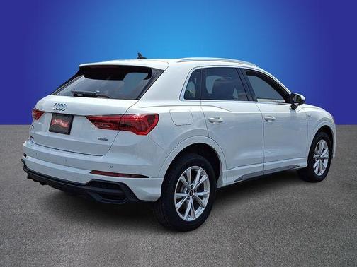 Glacier White Metallic 2025 Audi Q3 45 S line Premium