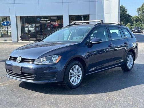 Night Blue Metallic 2017 Volkswagen Golf SportWagen TSI S