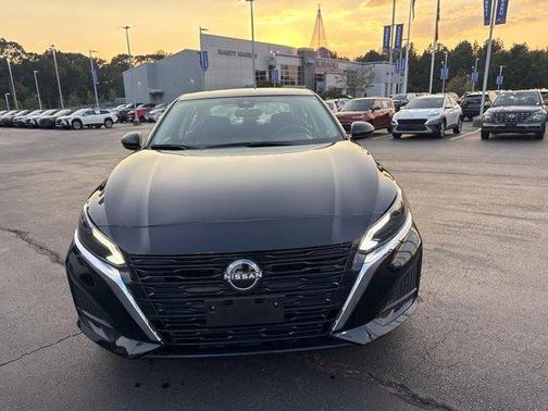 Super Black 2025 Nissan Altima SV
