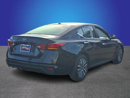 Super Black 2025 Nissan Altima SV