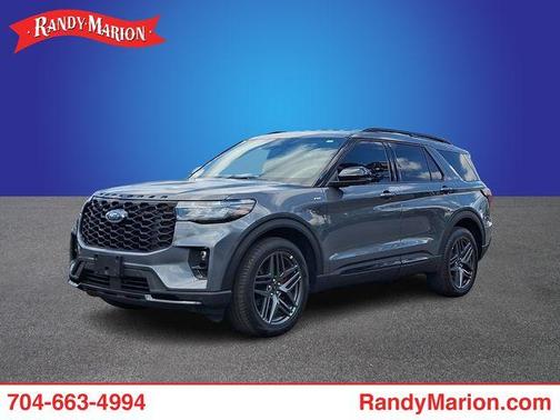 Carbonized Gray Metallic 2025 Ford Explorer ST-Line