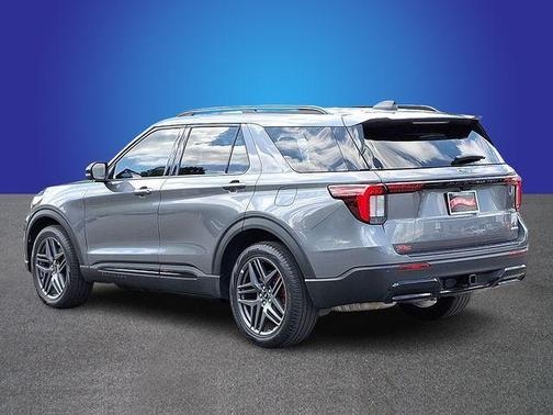 Carbonized Gray Metallic 2025 Ford Explorer ST-Line