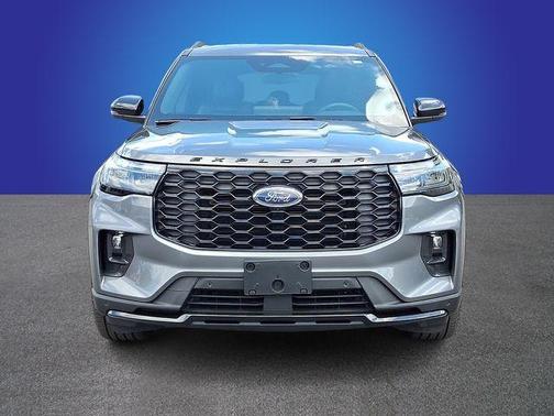 Carbonized Gray Metallic 2025 Ford Explorer ST-Line