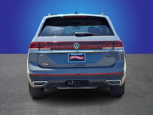 Pure Gray 2025 Volkswagen Atlas 2.0T SE