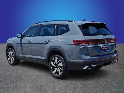 Pure Gray 2025 Volkswagen Atlas 2.0T SE