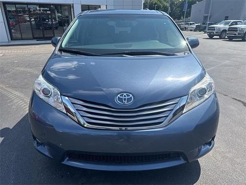 2016 Toyota Sienna XLE