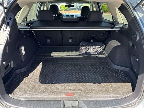 Ice Silver Metallic 2018 Subaru Outback 3.6R Limited