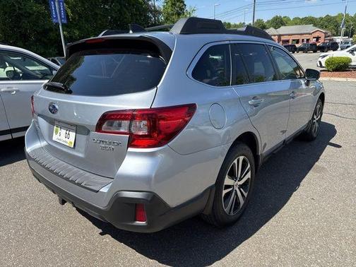 Ice Silver Metallic 2018 Subaru Outback 3.6R Limited
