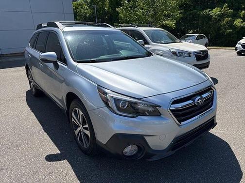 Ice Silver Metallic 2018 Subaru Outback 3.6R Limited