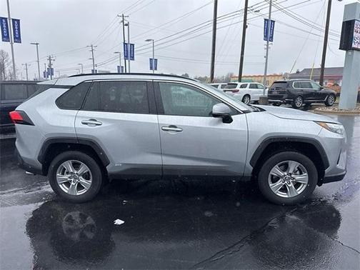 2025 Toyota RAV4 Hybrid XLE