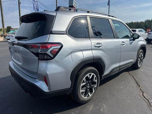 Ice Silver Metallic 2025 Subaru Forester Premium