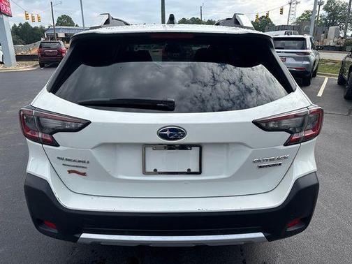 Crystal White Pearl 2024 Subaru Outback Touring
