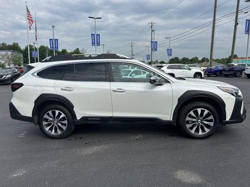 Crystal White Pearl 2024 Subaru Outback Touring