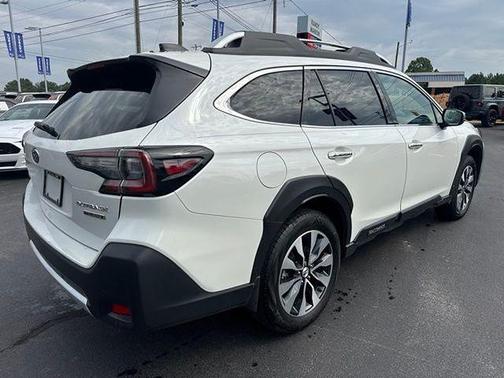 Crystal White Pearl 2024 Subaru Outback Touring