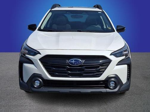 Crystal White Pearl 2025 Subaru Outback Onyx Edition