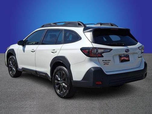 Crystal White Pearl 2025 Subaru Outback Onyx Edition