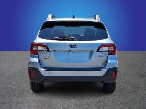 Ice Silver Metallic 2019 Subaru Outback 3.6R Limited
