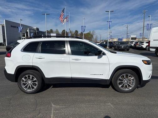 Bright White Clearcoat 2022 Jeep Cherokee Latitude Lux