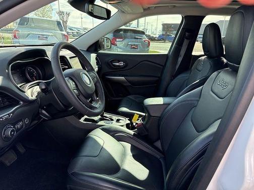 Bright White Clearcoat 2022 Jeep Cherokee Latitude Lux