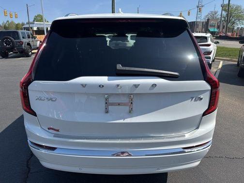 Crystal White 2025 Volvo XC90 Plug-In Hybrid T8 Ultra 7-Seater