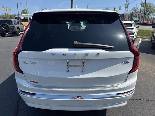 2025 Volvo XC90 Plug-In Hybrid T8 Ultra 7-Seater