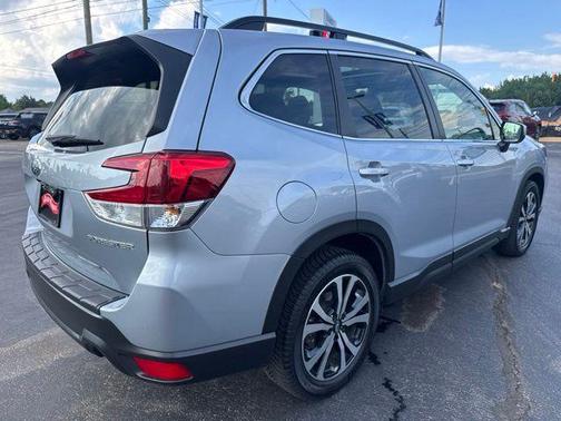 Ice Silver Metallic 2021 Subaru Forester Limited
