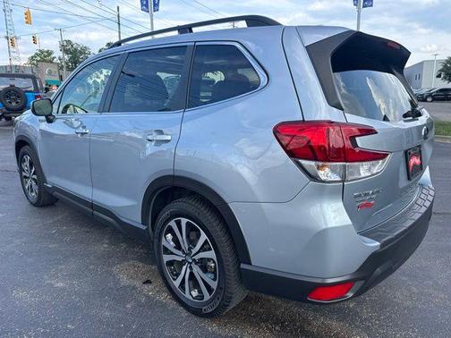 Ice Silver Metallic 2021 Subaru Forester Limited