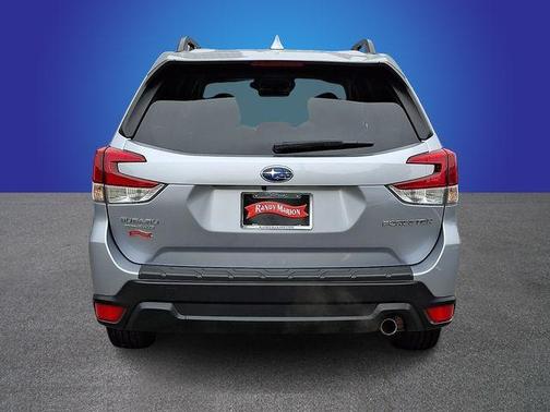Ice Silver Metallic 2021 Subaru Forester Limited