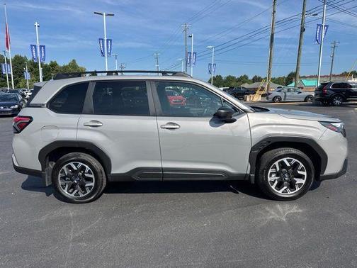 Crystal White Pearl 2025 Subaru Forester Premium