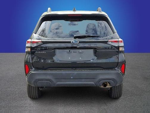 Crystal Black Silica 2025 Subaru Forester Premium