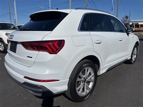 2024 Audi Q3 45 S line Premium