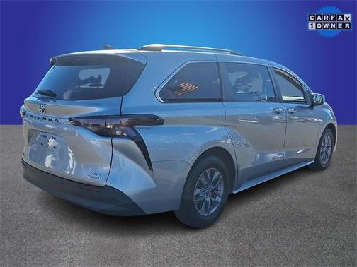 2023 Toyota Sienna XLE