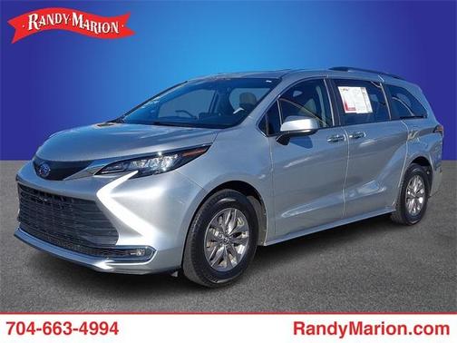 2023 Toyota Sienna XLE