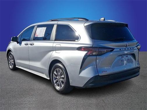2023 Toyota Sienna XLE