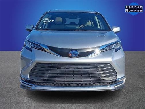 2023 Toyota Sienna XLE