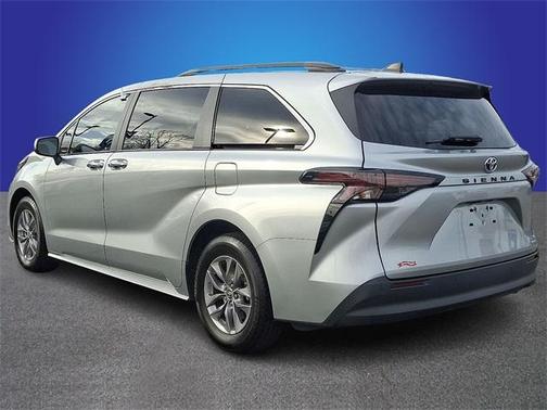 2023 Toyota Sienna XLE