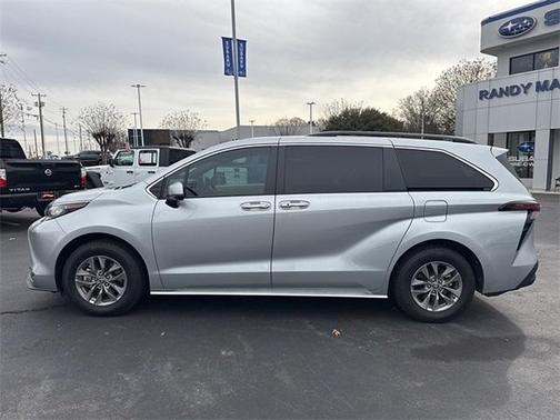 2023 Toyota Sienna XLE