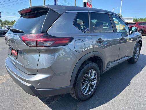 Gun Metallic 2024 Nissan Rogue S