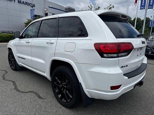 Bright White Clearcoat 2019 Jeep Grand Cherokee Altitude