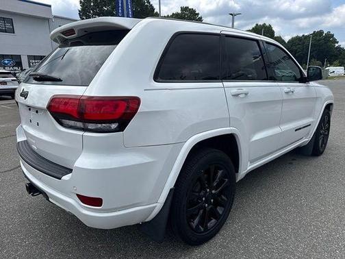Bright White Clearcoat 2019 Jeep Grand Cherokee Altitude