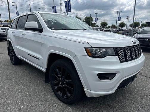 Bright White Clearcoat 2019 Jeep Grand Cherokee Altitude