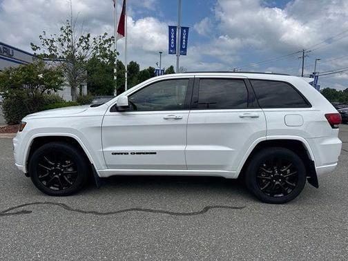 Bright White Clearcoat 2019 Jeep Grand Cherokee Altitude